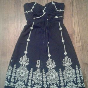 Whitehouse Black market strapless dress